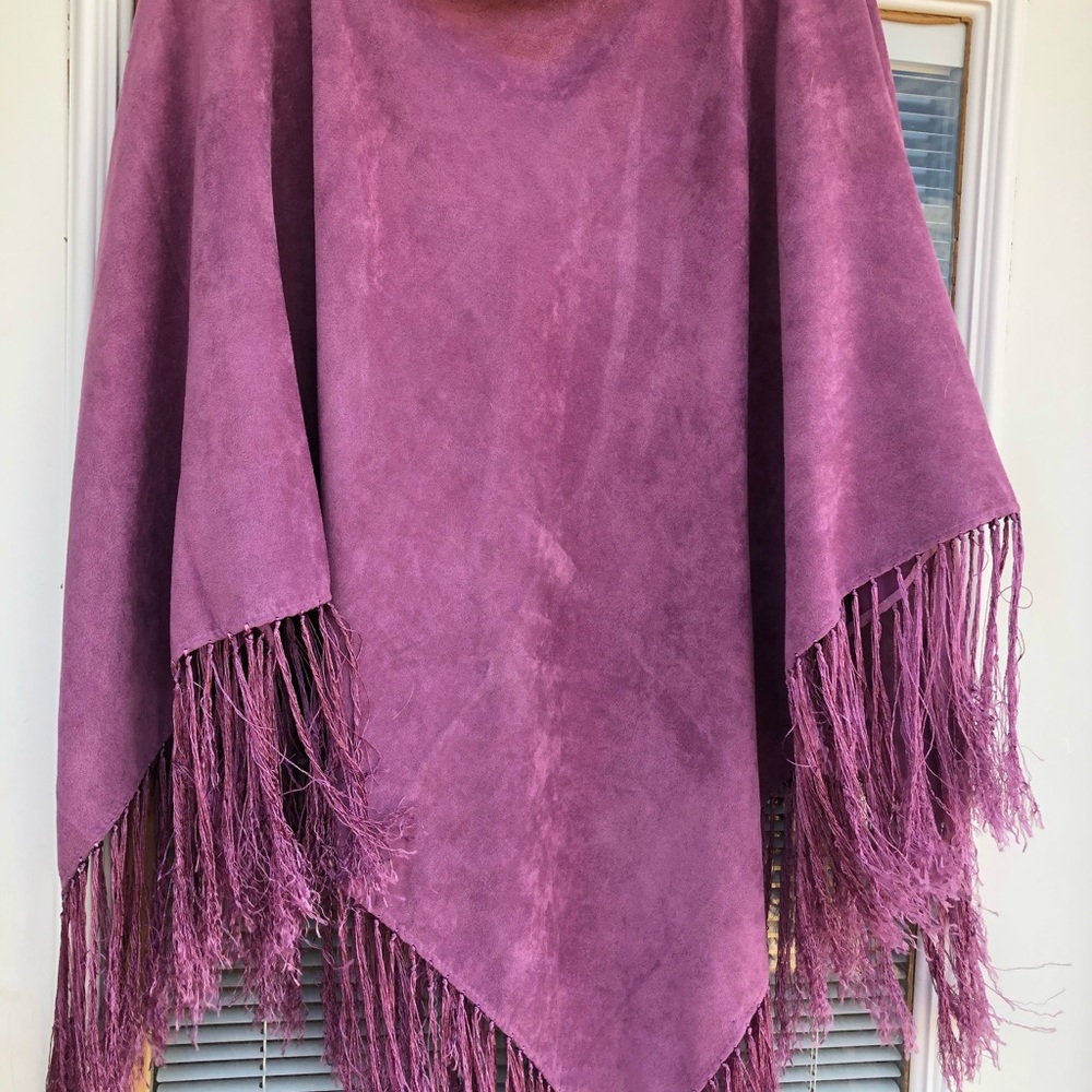 Raspberry pink poncho type wrap and fringed bottom